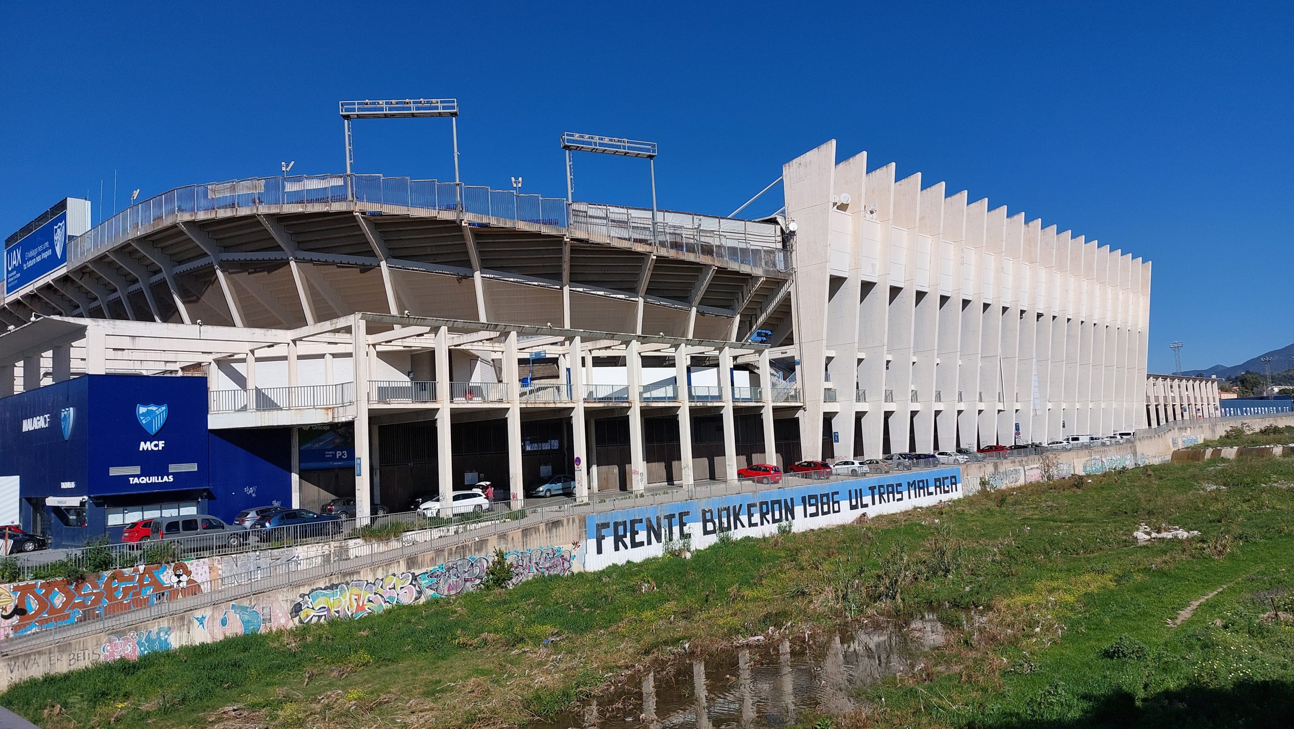 Van kwartfinalisten in de Champions League naar bestuurlijke chaos in de Segunda División: De terugval van Málaga CF en de hoop op terugkeer