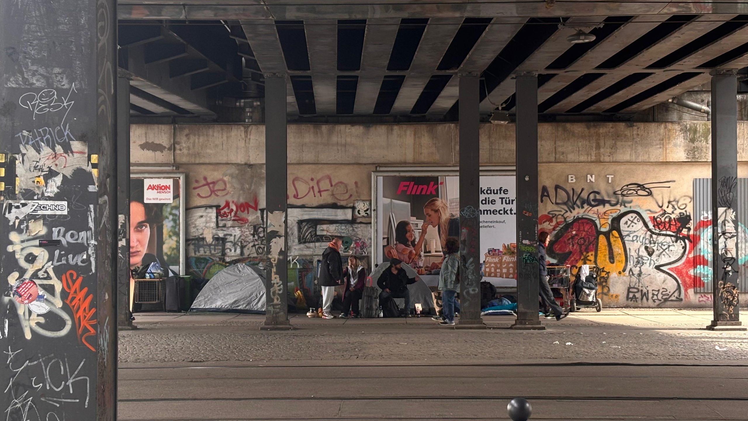 Lamin (43) woont al zeven jaar op straat in Berlijn. ‘Je moet altijd klaarstaan om jezelf te verdedigen’