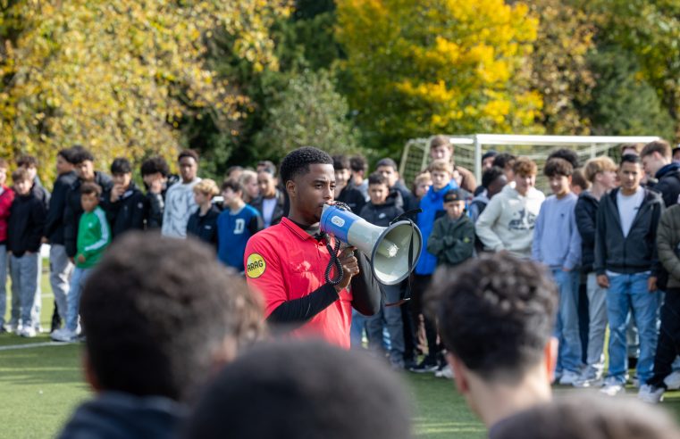 Voetbalcontest 1 vs. 1 in Deventer van influencer Eric Da Silva trekt veel bezoekers