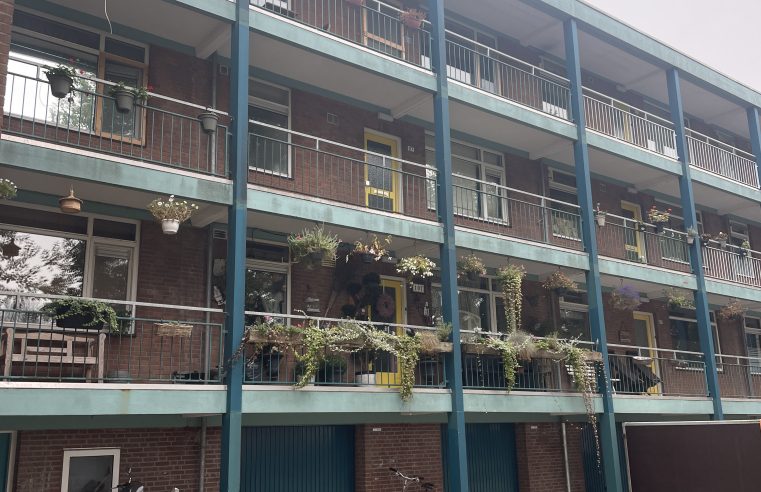 Slopen of renovatie van de flats bij de Jacobcatsstraat? Het verhaal heeft twee kanten