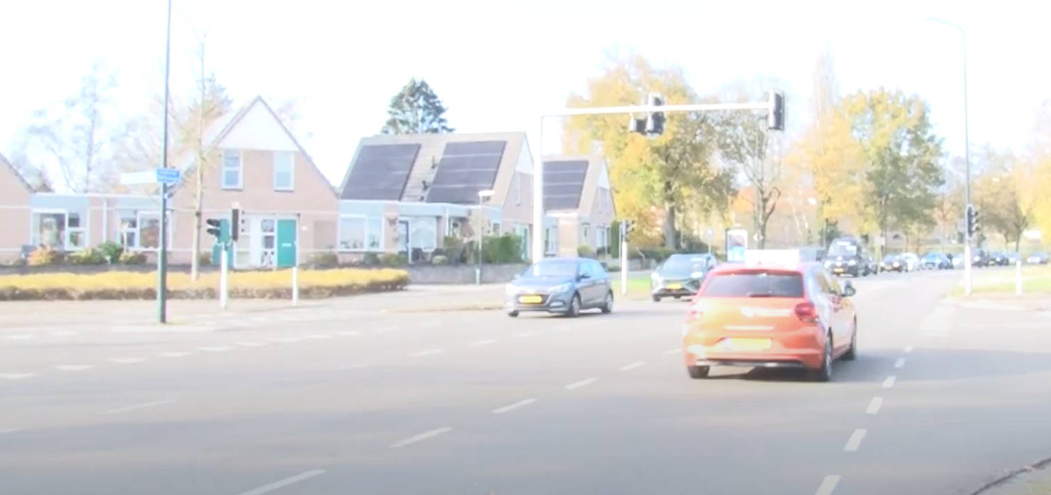 De laan van Spitsbergen, een normale autoweg of een fysieke grens tussen Oost en West?