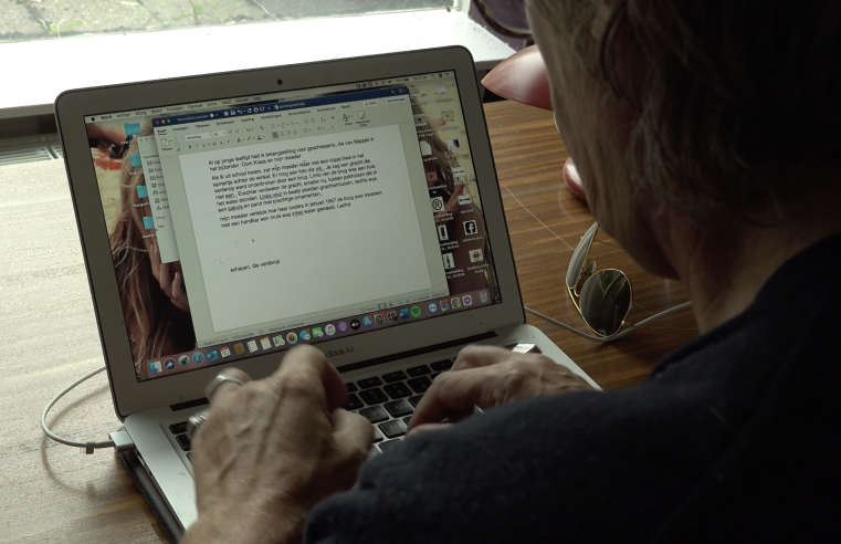 Raoul Bakker schrijft verhaal over zijn jeugd in ‘Transjordanië’