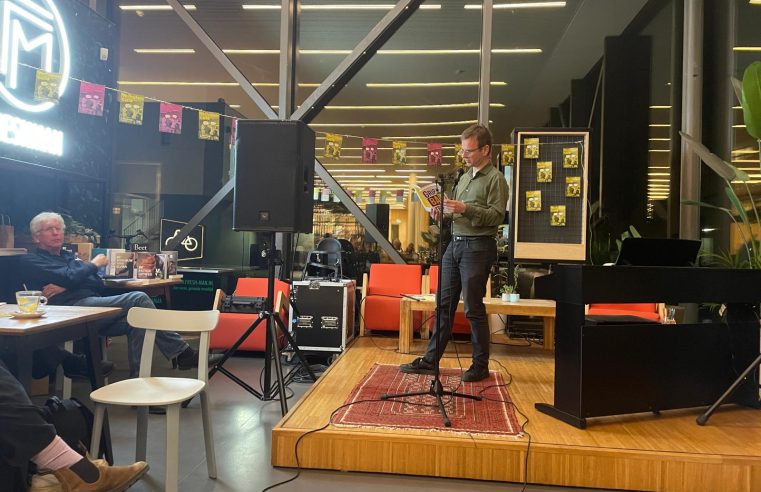 Hoe het Verhalencafé XXL Deventenaren met elkaar verbindt