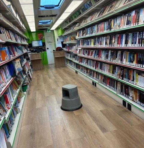 José en de boekenbus: ‘Ik wil lezen toegankelijk maken voor iedereen’.