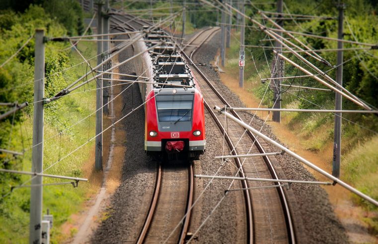 Foks de Treinspotter: Een Kijkje in de Wereld van Almelo’s Grootste Treinfan