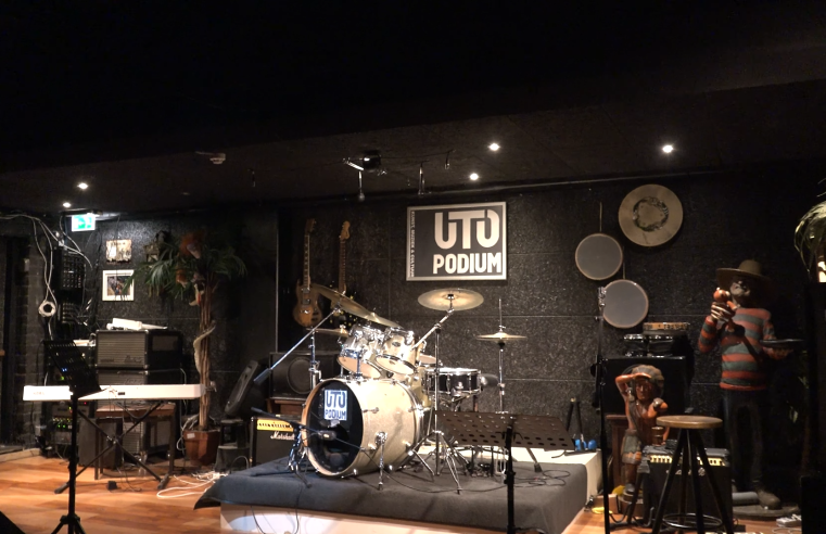 Hoe een podium in Lelystad mensen een sociale plek en kans bied zonder hoge drempels: “Je moet onbaatzuchtig zijn”