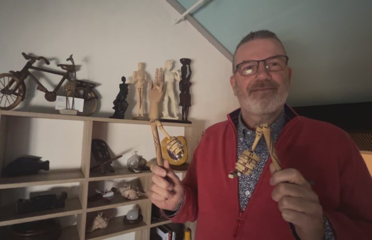 Een vlucht naar verandering: Berend van der Weide en de fietsambulances in Afrika