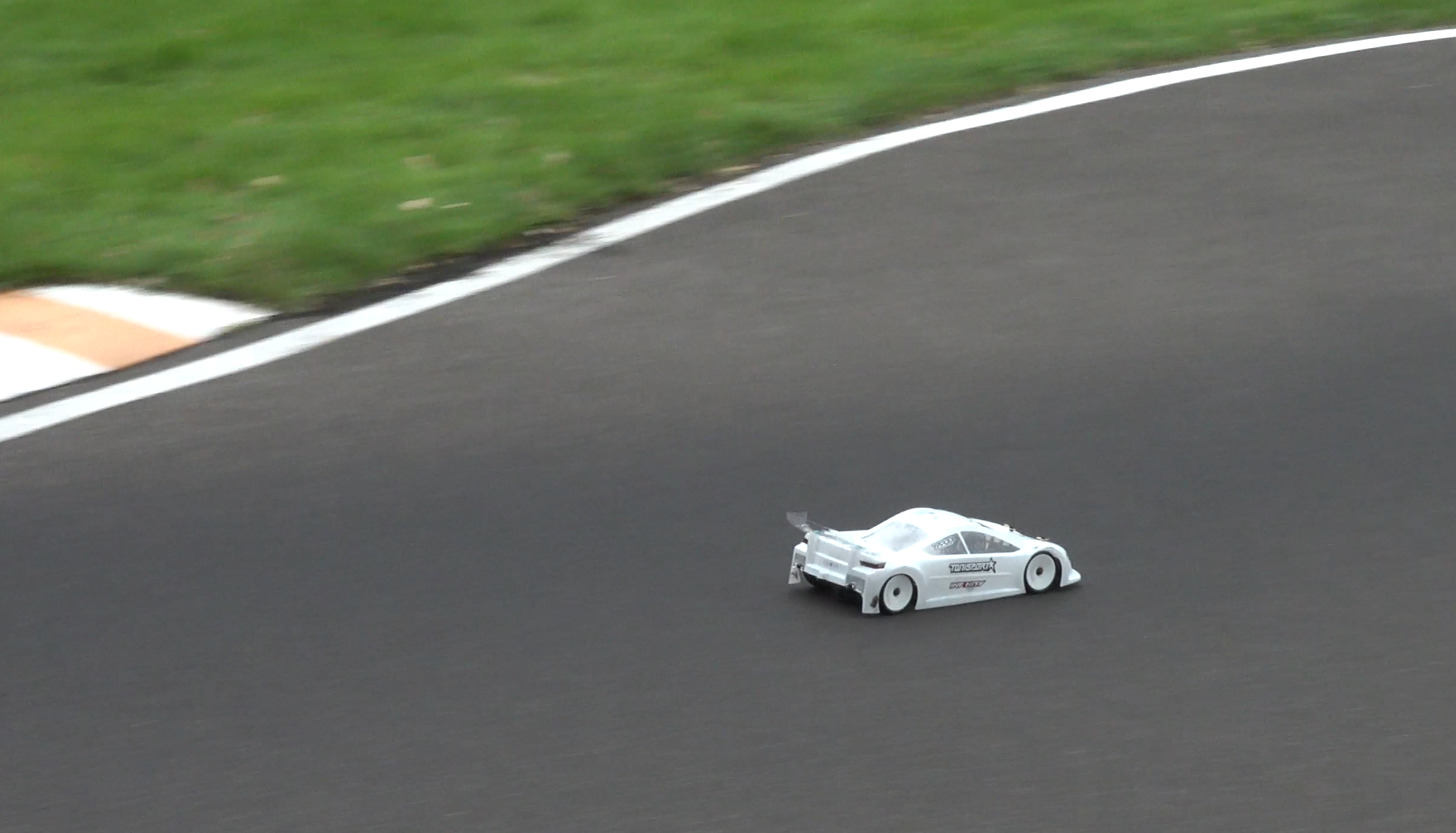 Racen in het klein voor jong en oud bij RC-club AMCA