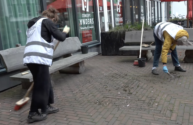 Samen voor schonere straten: opruimploeg Kloosterveen