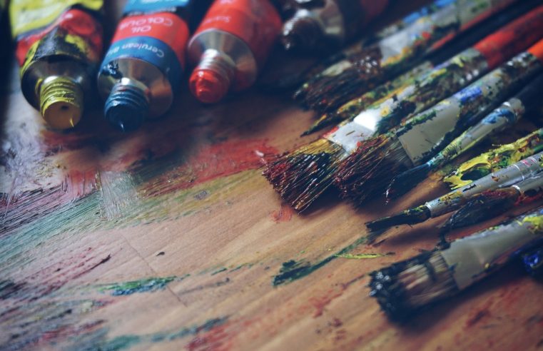 Kunstenaar Reinout haalt inspiratie uit Groningen