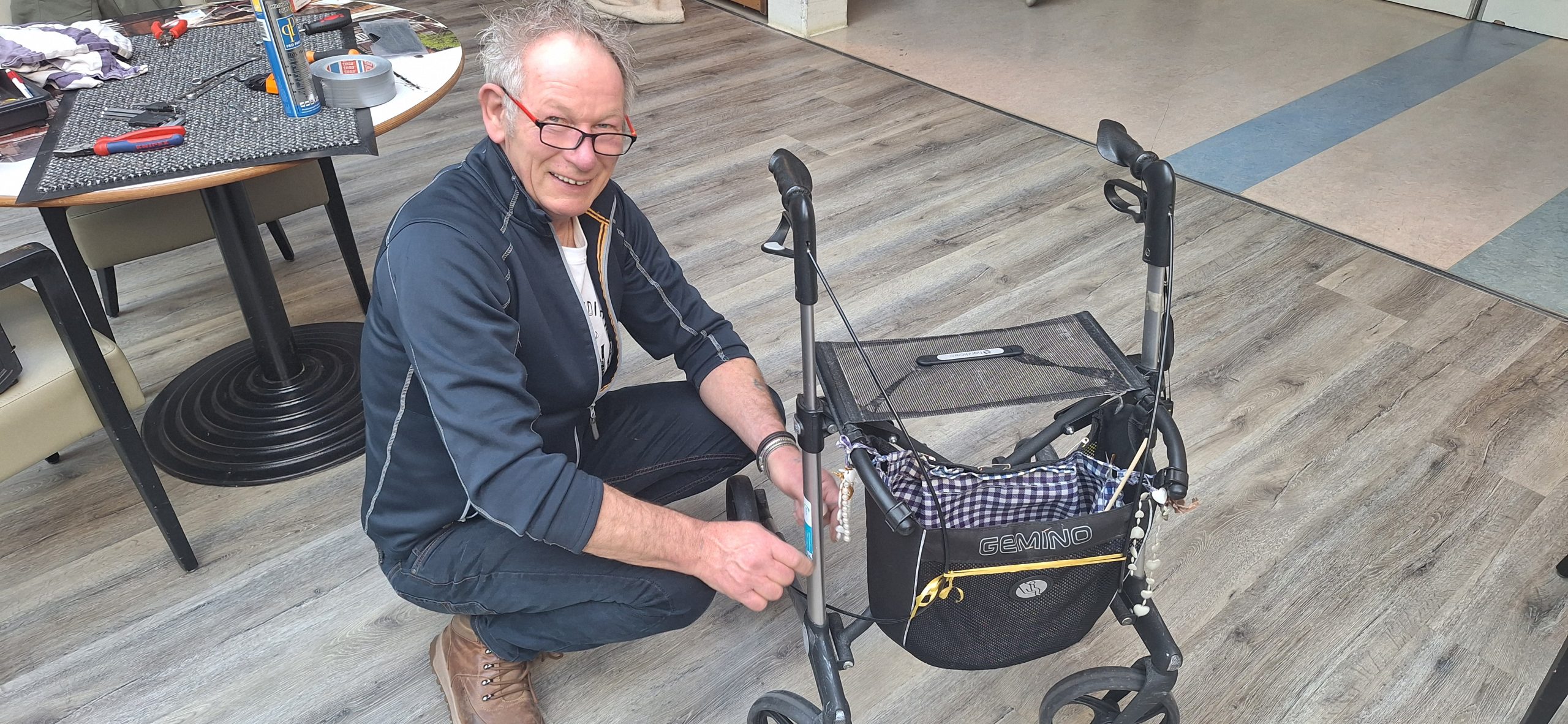 Nico en Maud de Haan brengen rollator-APK naar Steenwijkerland: meer dan alleen onderhoud