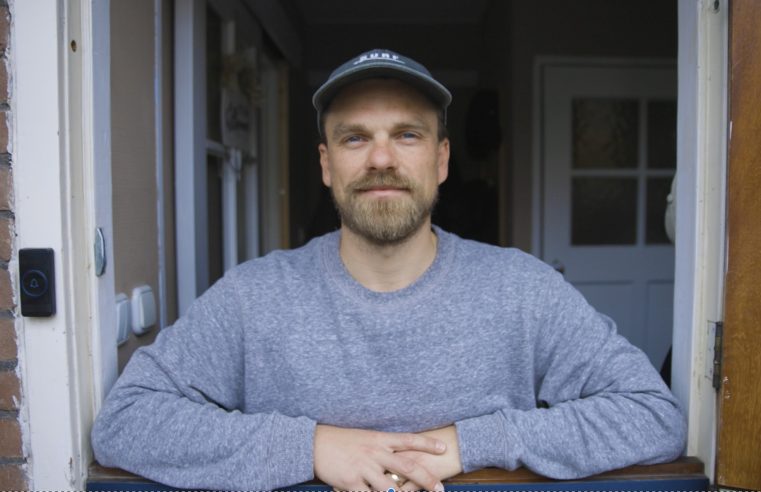 Van Los Angeles tot Leeuwarden: hoe expat Konstantin Brehm zijn thuis vond in Huizum