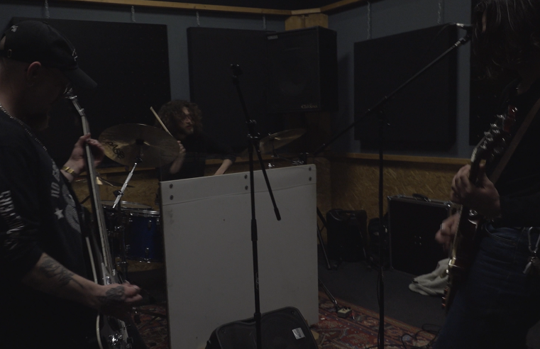 Rockband ”Crush” repeteert na finale Pop over de Buze in Steenwijk