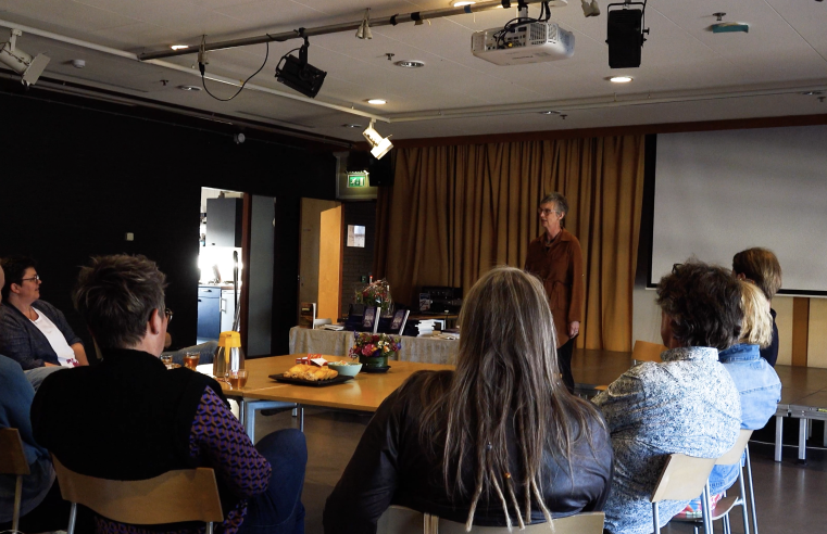 Sylvia Hofland presenteert ‘Zeven dagen in een zee van pijn’