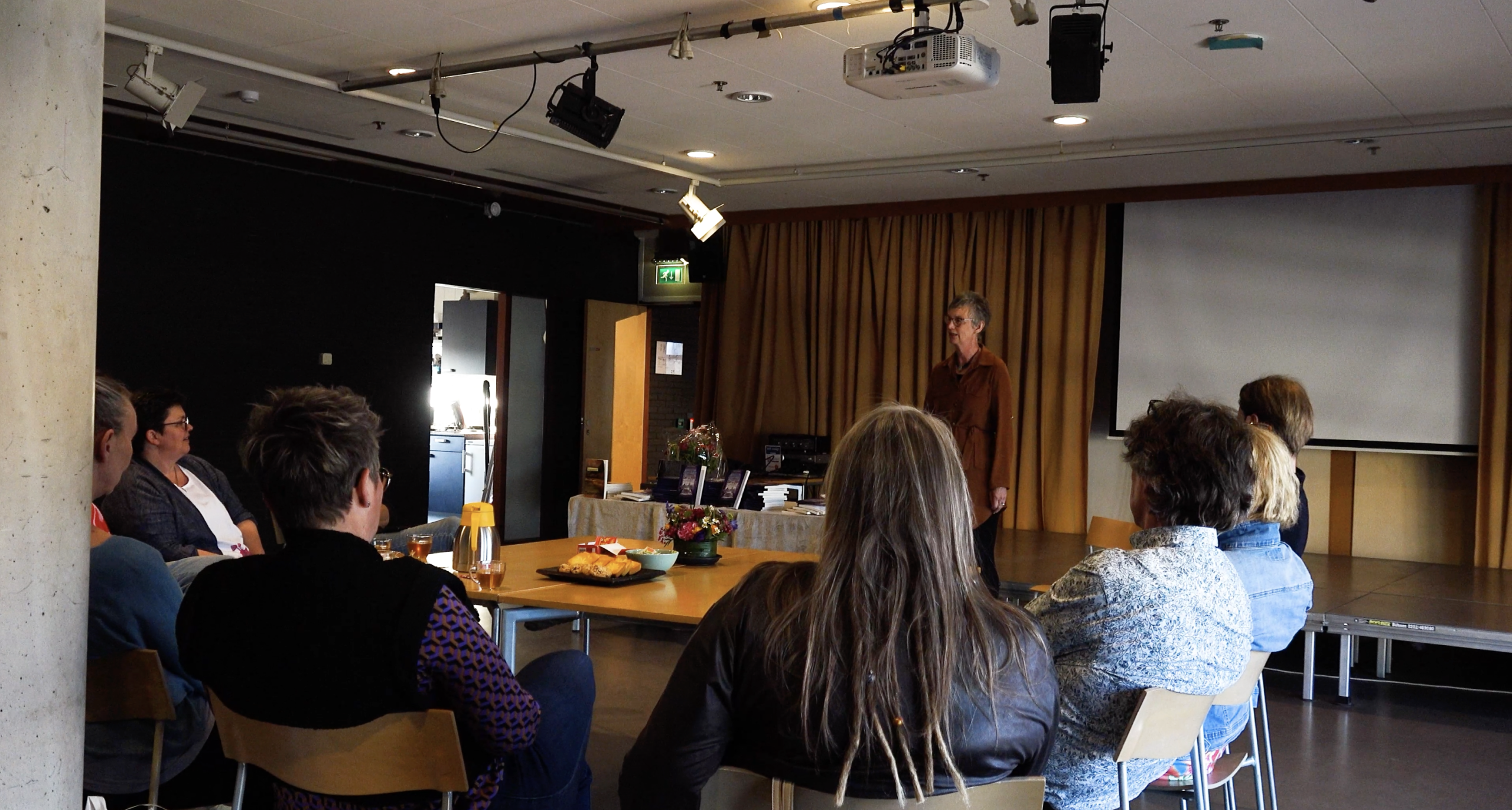 Sylvia Hofland presenteert ‘Zeven dagen in een zee van pijn’