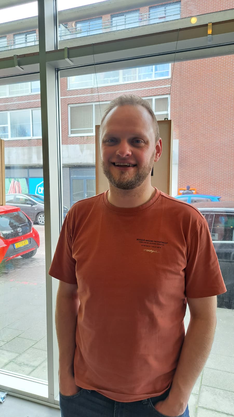 Hoe vrijwilligerswerk structuur geeft aan het leven van Marijn