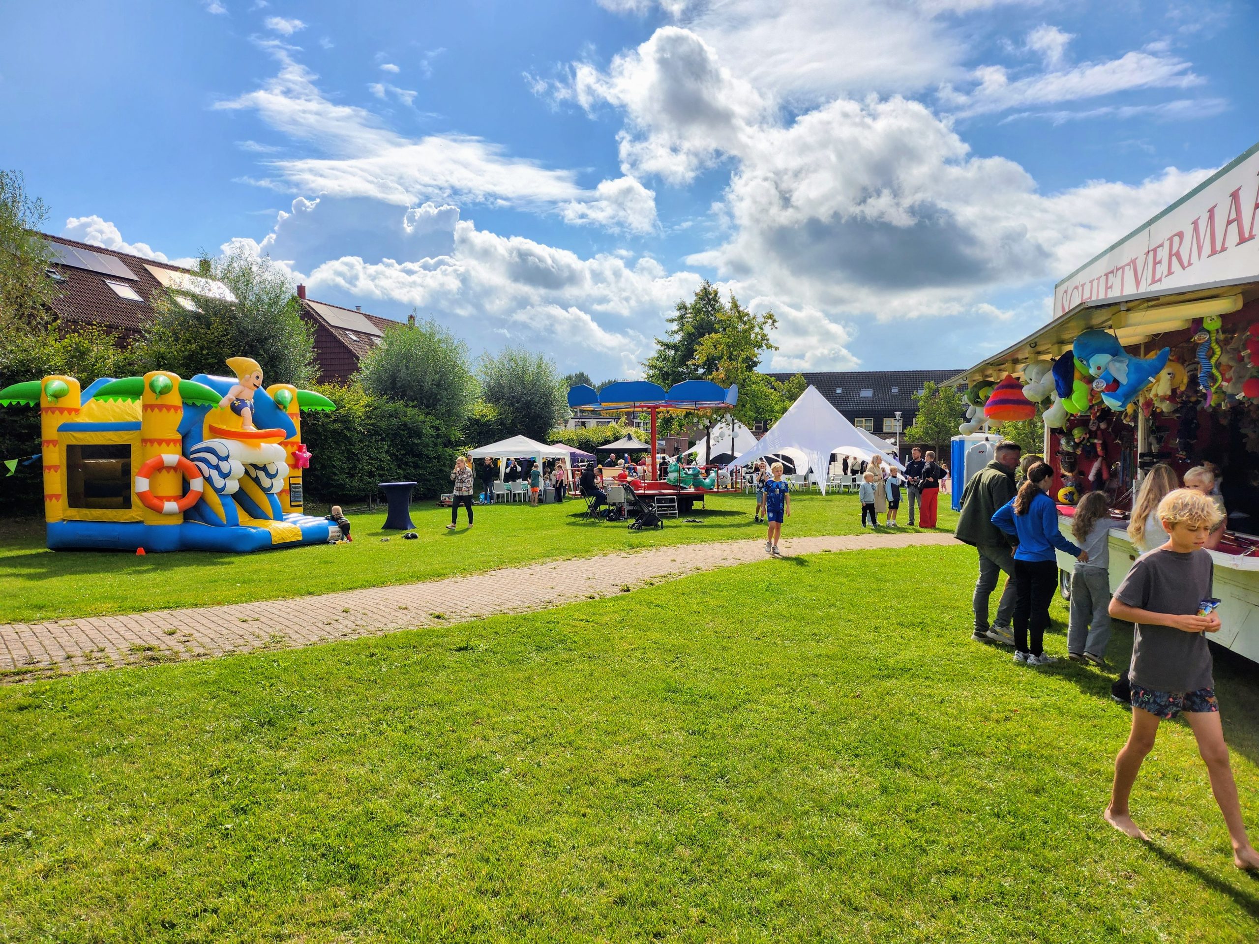 Wijkfeest Huizum-Oost: één dag, dezelfde gezelligheid