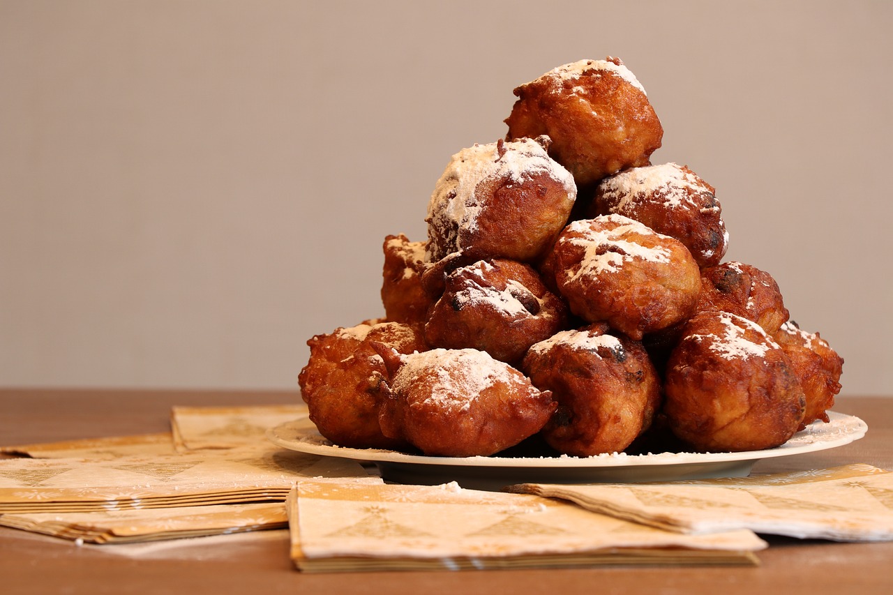 Welke traditie is aankomende oudejaarsdag belangrijker: oliebollen of de zondagsrust?