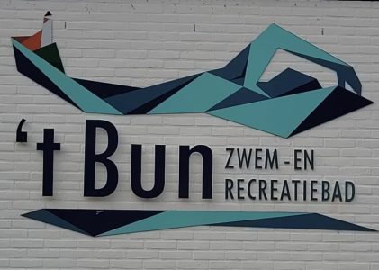 Zwembad ’t Bun op Urk viert feest: 50 jaar jubileum