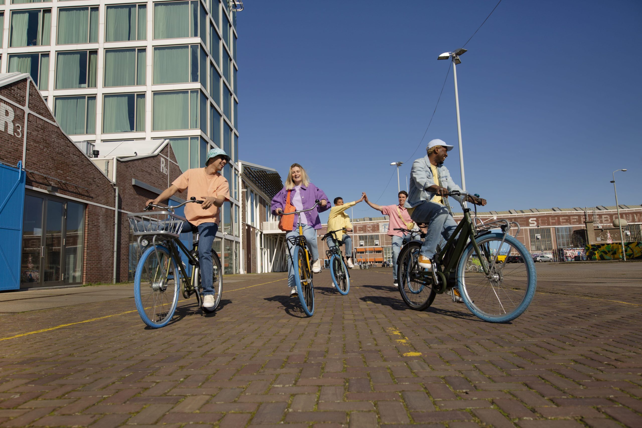 Groene samenwerking tussen Swapfiets en het Nederlands Film Festival: Op de fiets naar de film