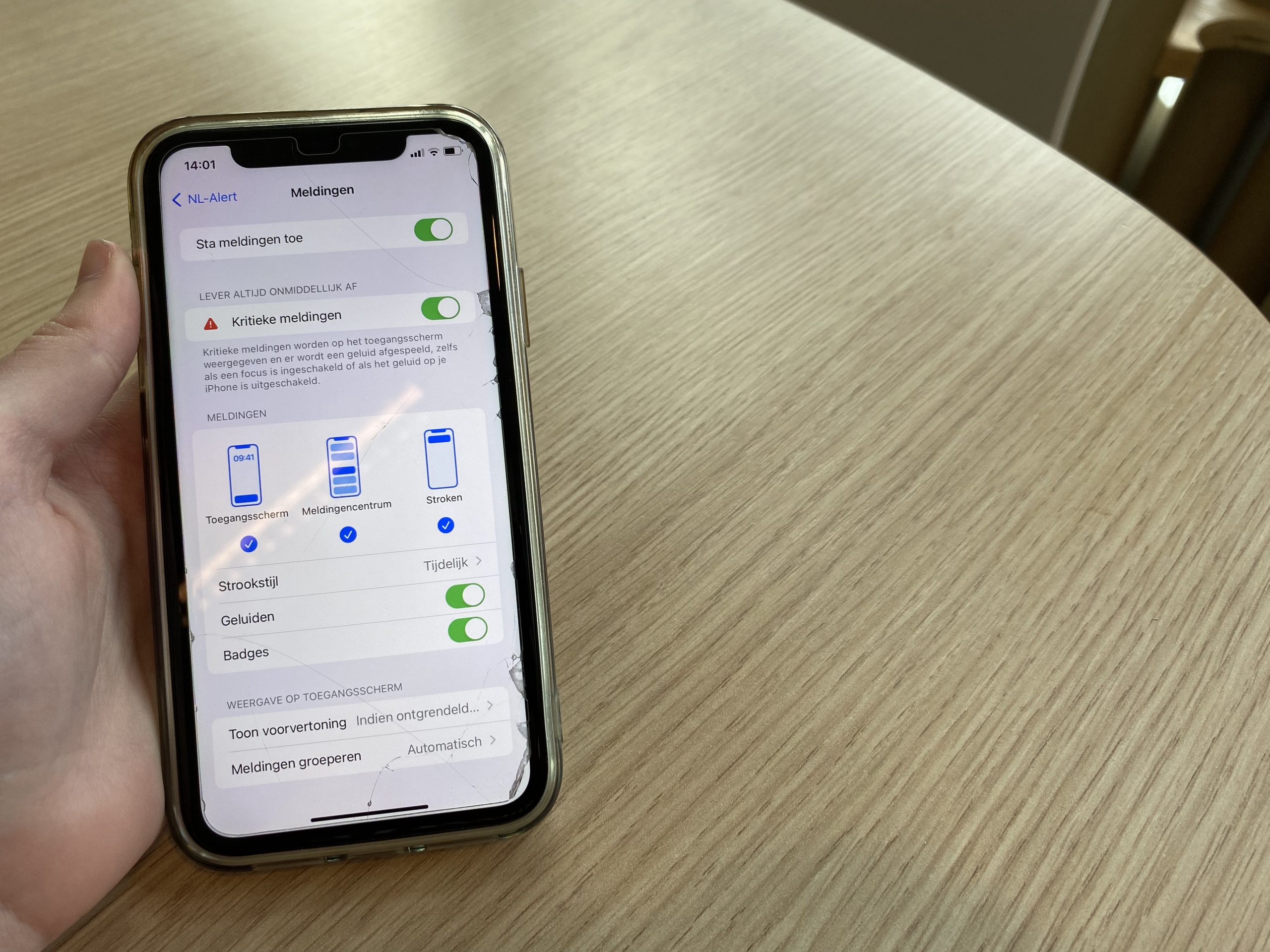 Ouderen kwetsbaar door NL-alert: jongeren kunnen hulp bieden