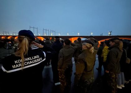 De Sunset March zorgt voor ‘verbinding en versterking’ bij defensievrouwen