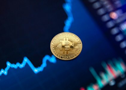 Hoe beïnvloedt Trump Bitcoin, en wat betekent de stijging voor de rest van de crypto-markt?