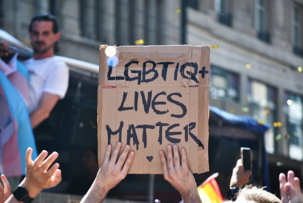 Bord met "LGBTIQ+ lives matter'