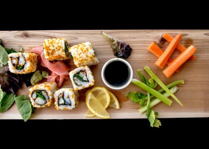 Snackbar verkoopt sushi: globalisering verandert Nederlandse eettradities