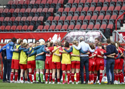 Klacht tegen FC Twente vrouwen ingediend na onsportief gedrag in Champions League wedstrijd