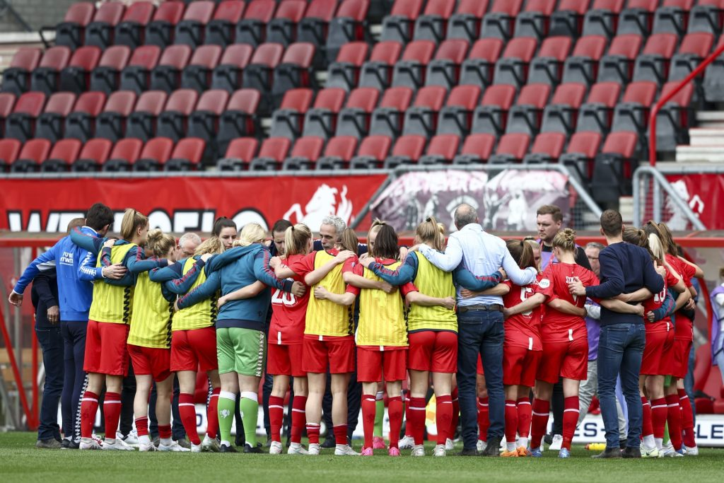 Klacht tegen FC Twente vrouwen ingediend na onsportief gedrag in Champions League wedstrijd