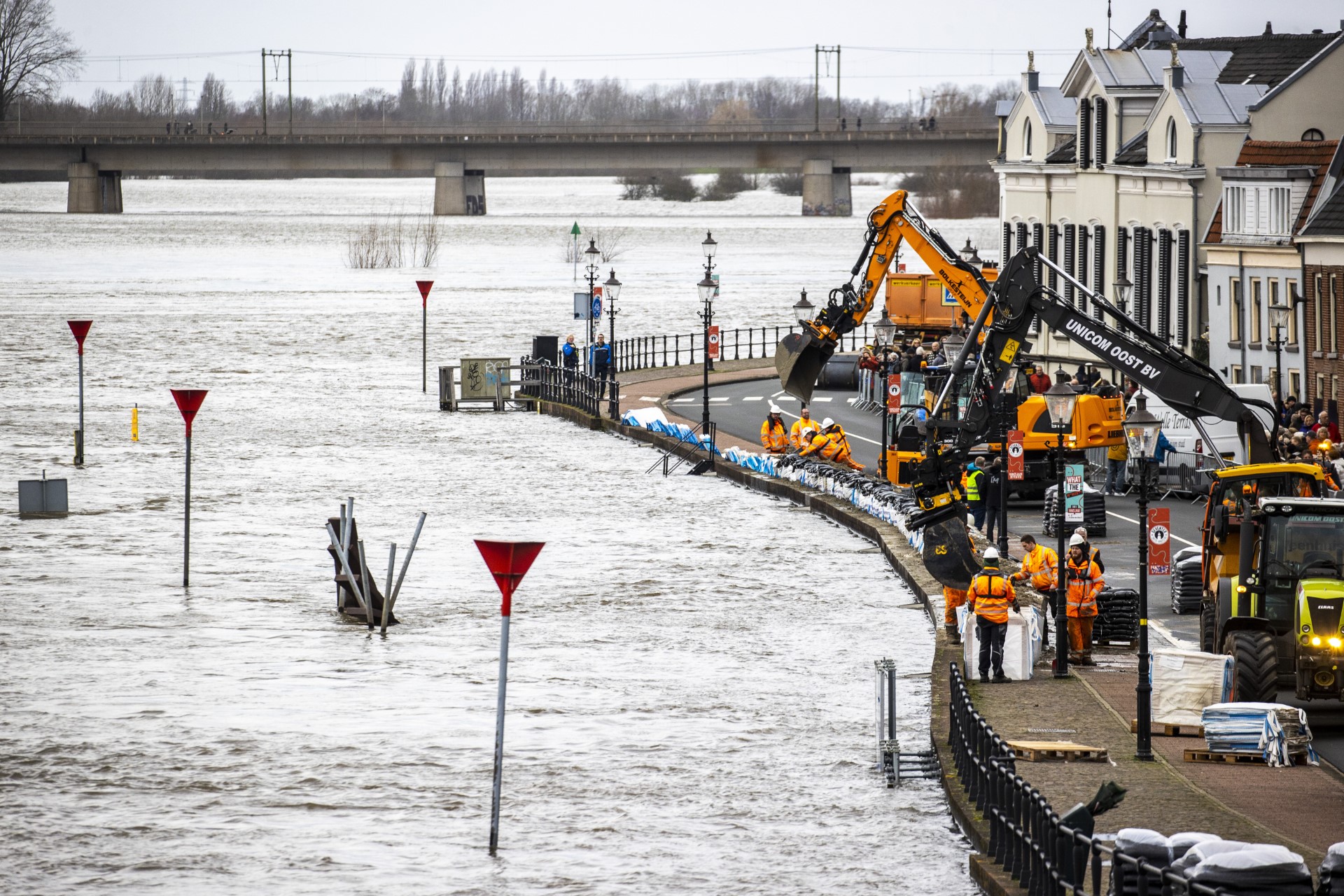 Hoog water leidt tot zorgen 