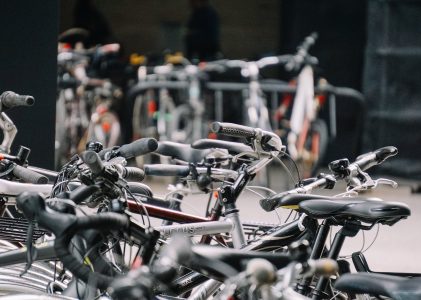 Weesfietsen mogen niet langer blijven staan in Leiden