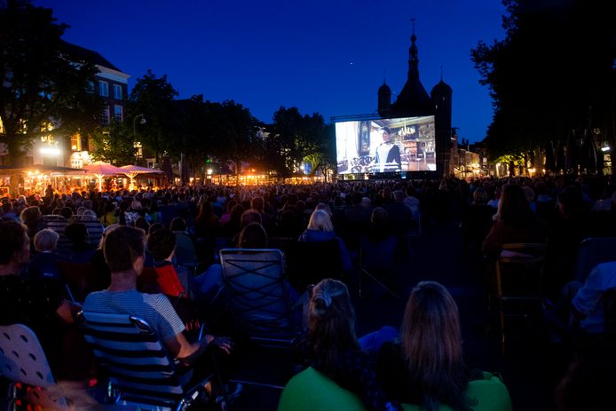 Regen spelbreker Film op de Brink in Deventer