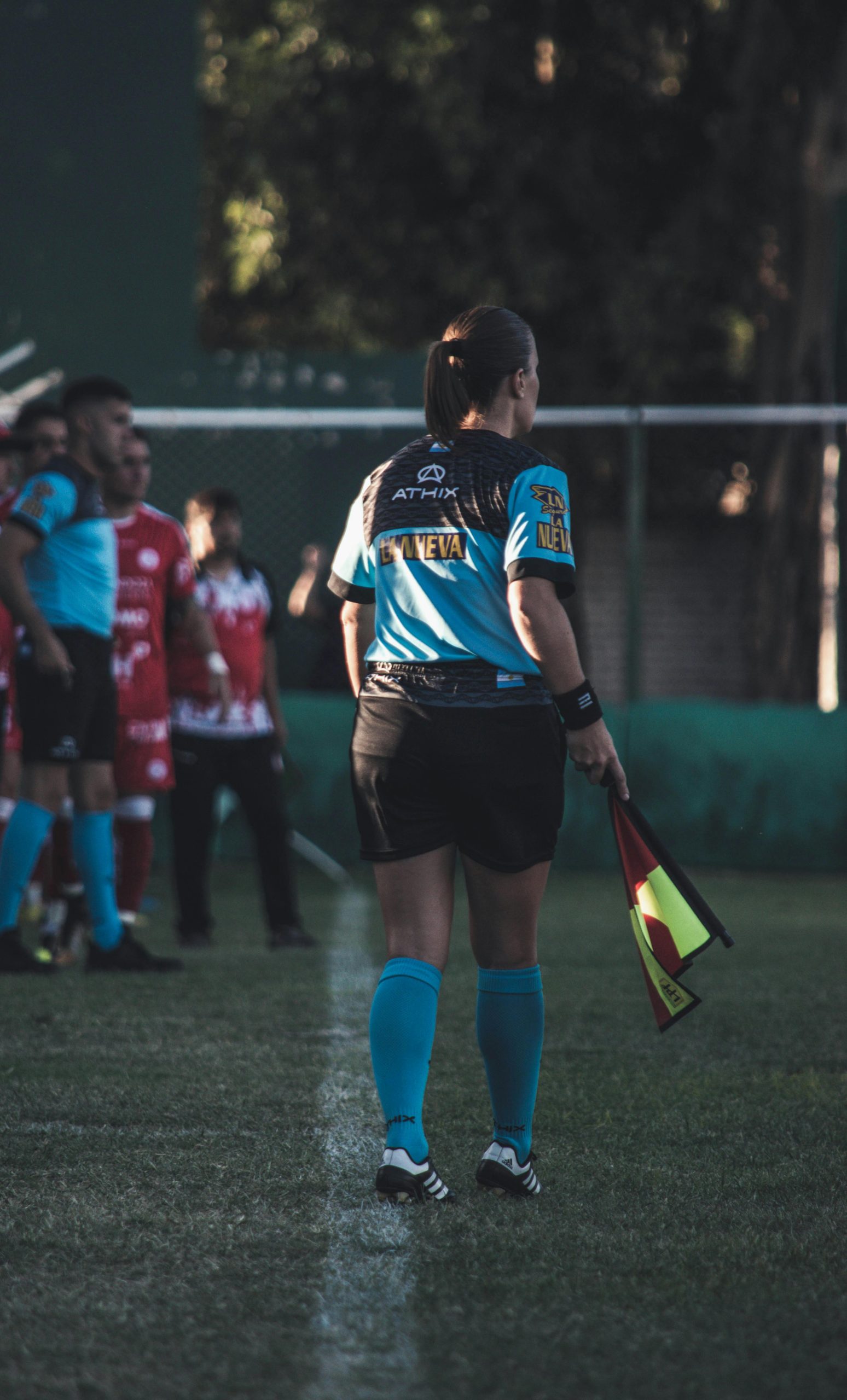 Eerste Nederlandse vrouwelijke scheidsrechter in betaald voetbal