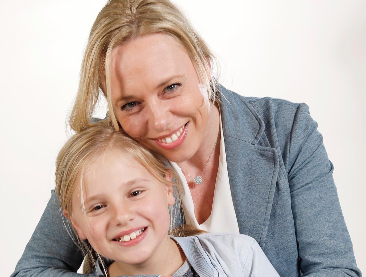 Romaike’s leven met MS en de kracht van positiviteit: ,,Ook al ben je ziek, dan nog kun je heel gelukkig zijn”