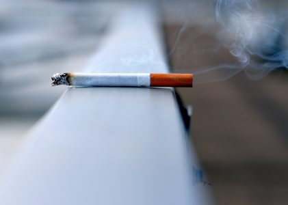 Nieuwe pauzeplek Groevenbeek moet zowel het aantal rokers op de school als het aantal jongeren in de wijk verminderen