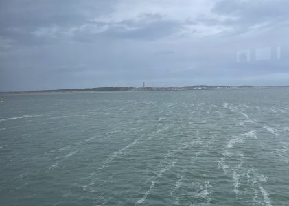 Laag water en harde wind zorgt voor problemen op Terschelling