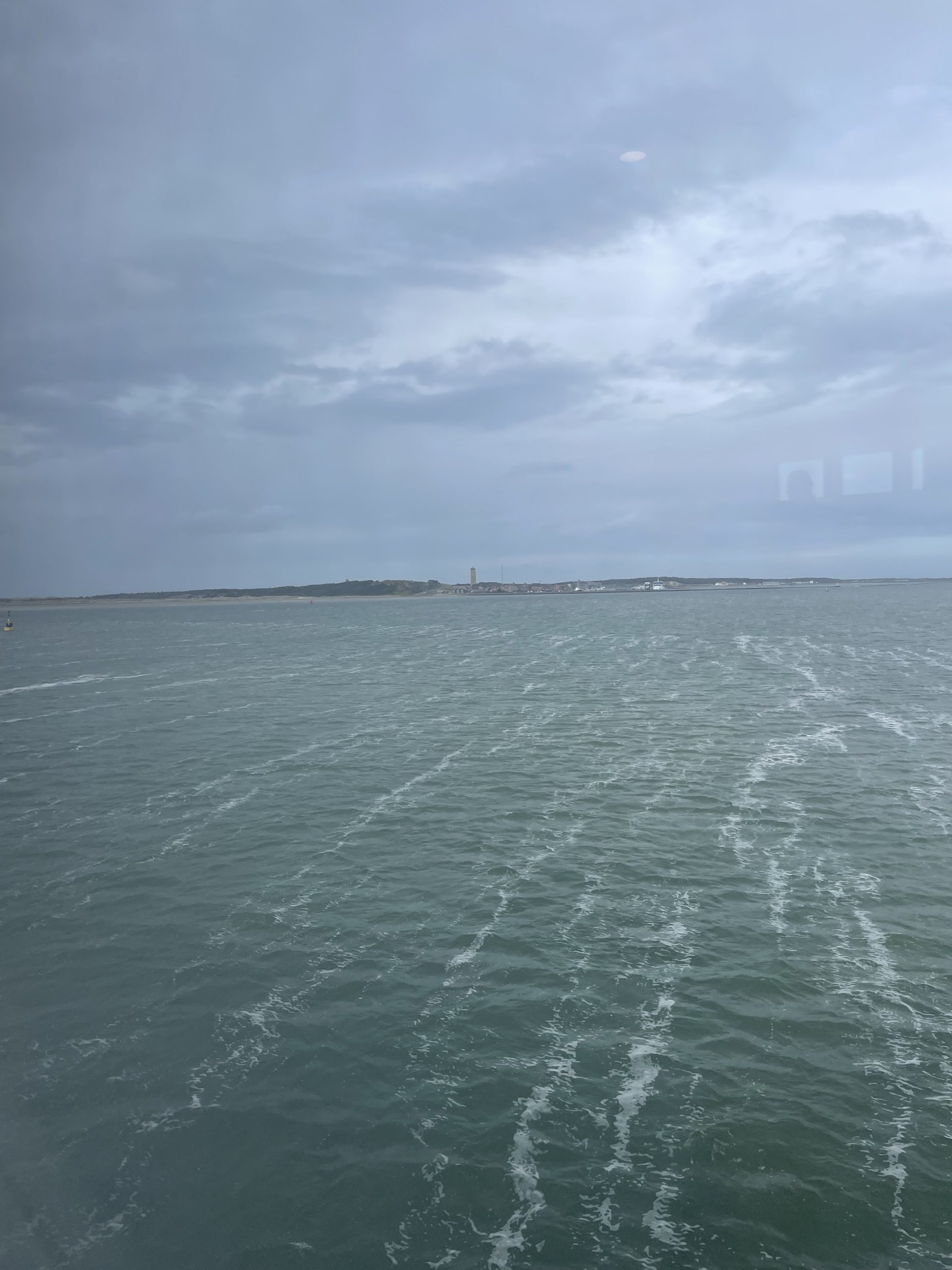 Laag water en harde wind zorgt voor problemen op Terschelling