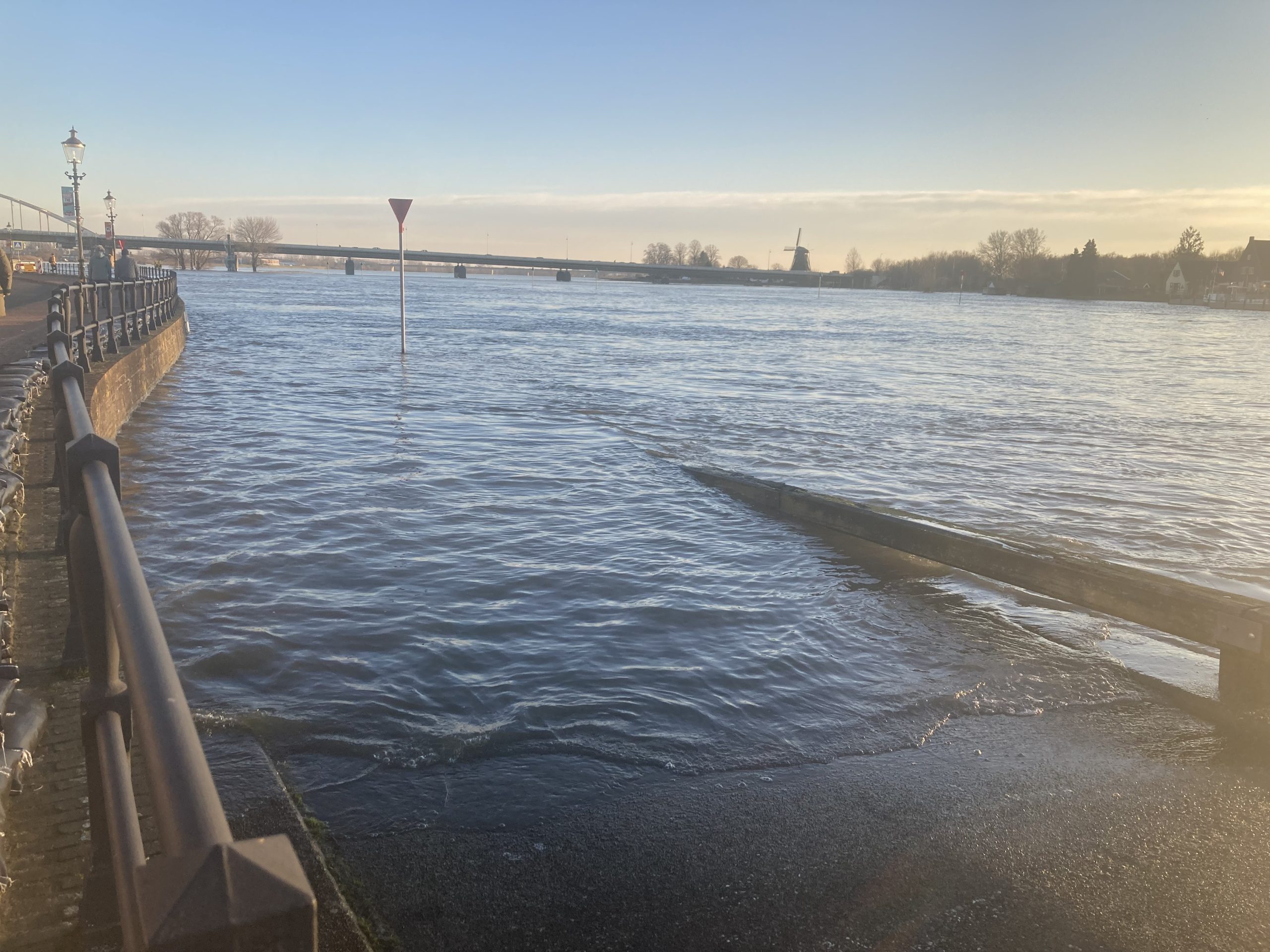 Hoogwater zorgt voor recordomzet Mimik