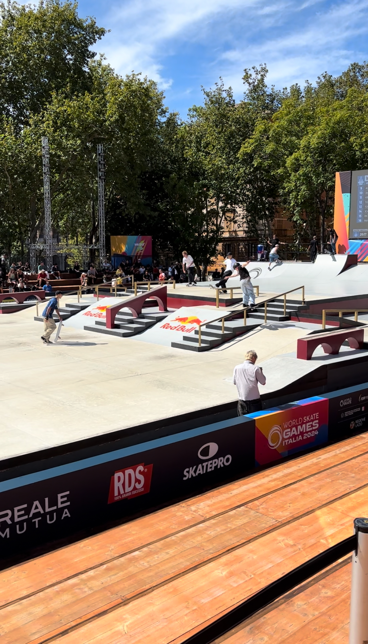 Tijmen Overbeek (14) eindigt 4e op het WK skateboarden