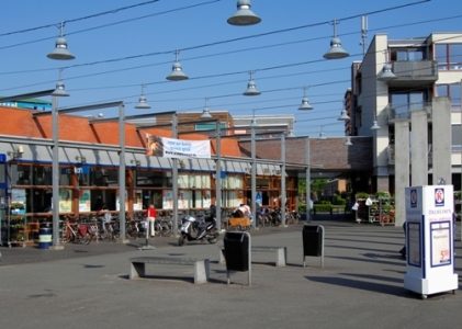 Jongeren teisteren winkelcentrum Deventer: ‘ik voel me onveilig wanneer ik tot sluit moet werken’