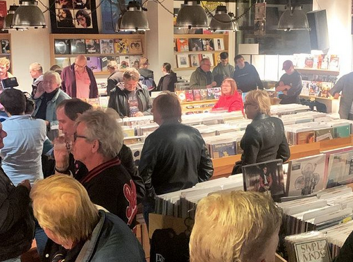 Platenzaken ’s nachts open voor nieuw album van The Rolling Stones