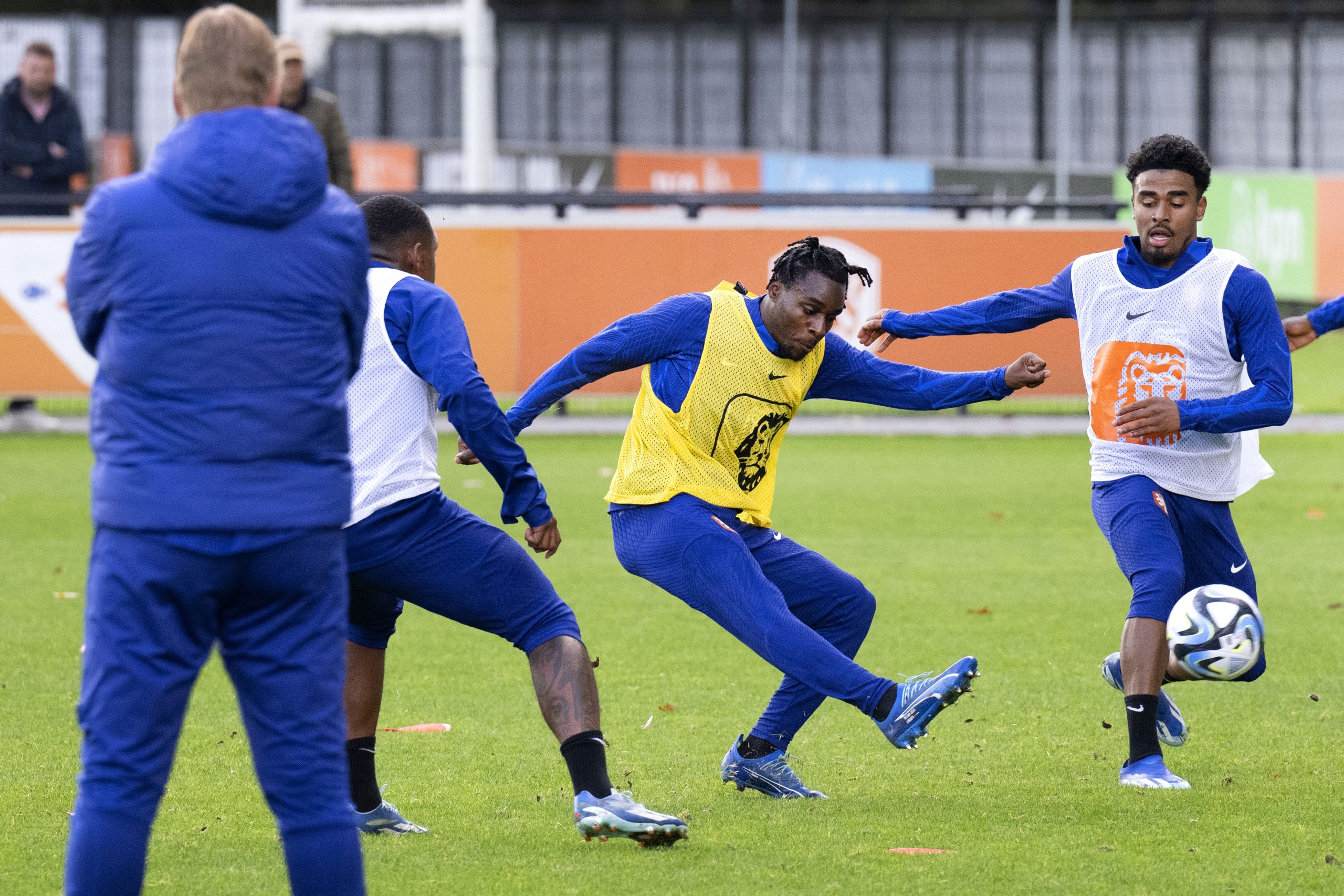 Het risico van op een jonge leeftijd professioneel voetballen