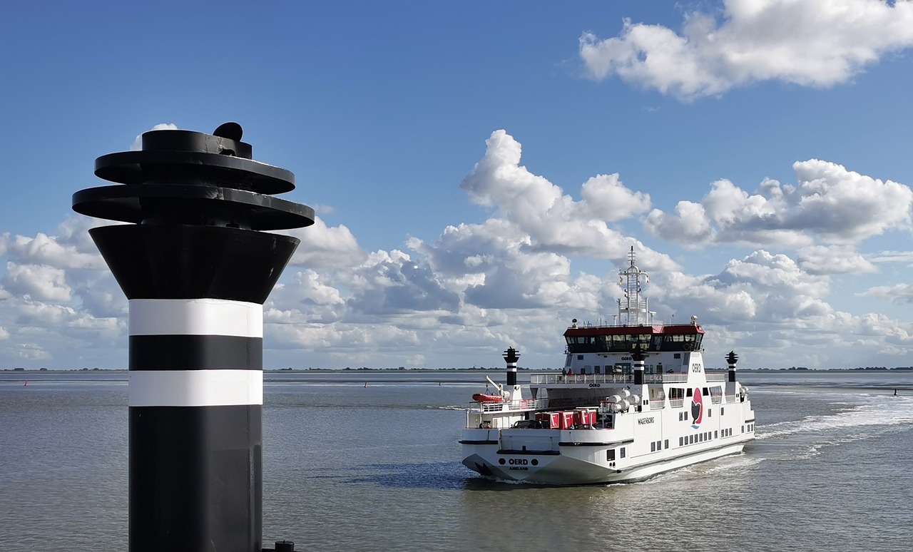 LAAG WATER EN DICHTSLIPPENDE VAARGEUL BELEMMERT REISVERKEER AMELAND