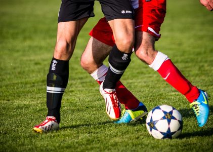 Racisme in Nederlands betaald voetbal langzaam maar zeker naar beneden