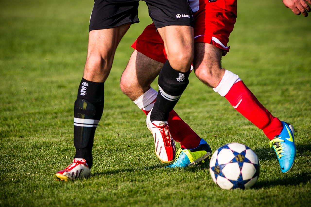 Racisme in Nederlands betaald voetbal langzaam maar zeker naar beneden