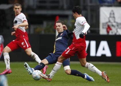 FC Utrecht van de laatste plaats af na enerverend gelijkspel tegen FC Twente