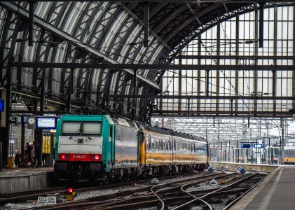 Eerste reizigers met snelle trein naar Brussel