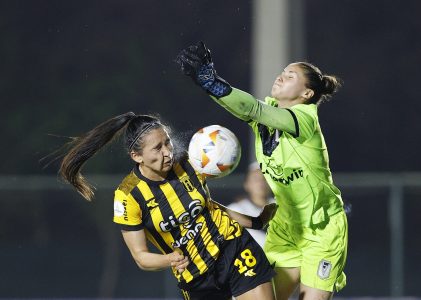 Het Universitair Medisch Centrum Groningen start onderzoek naar knieblessures onder jonge voetbalsters